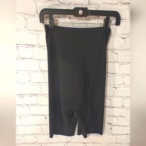 Spanx Mid Thigh Shorts Black Large Bottom Slimmer